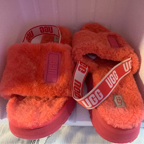 Preloved Ugg Slippers - Picture 1 of 4